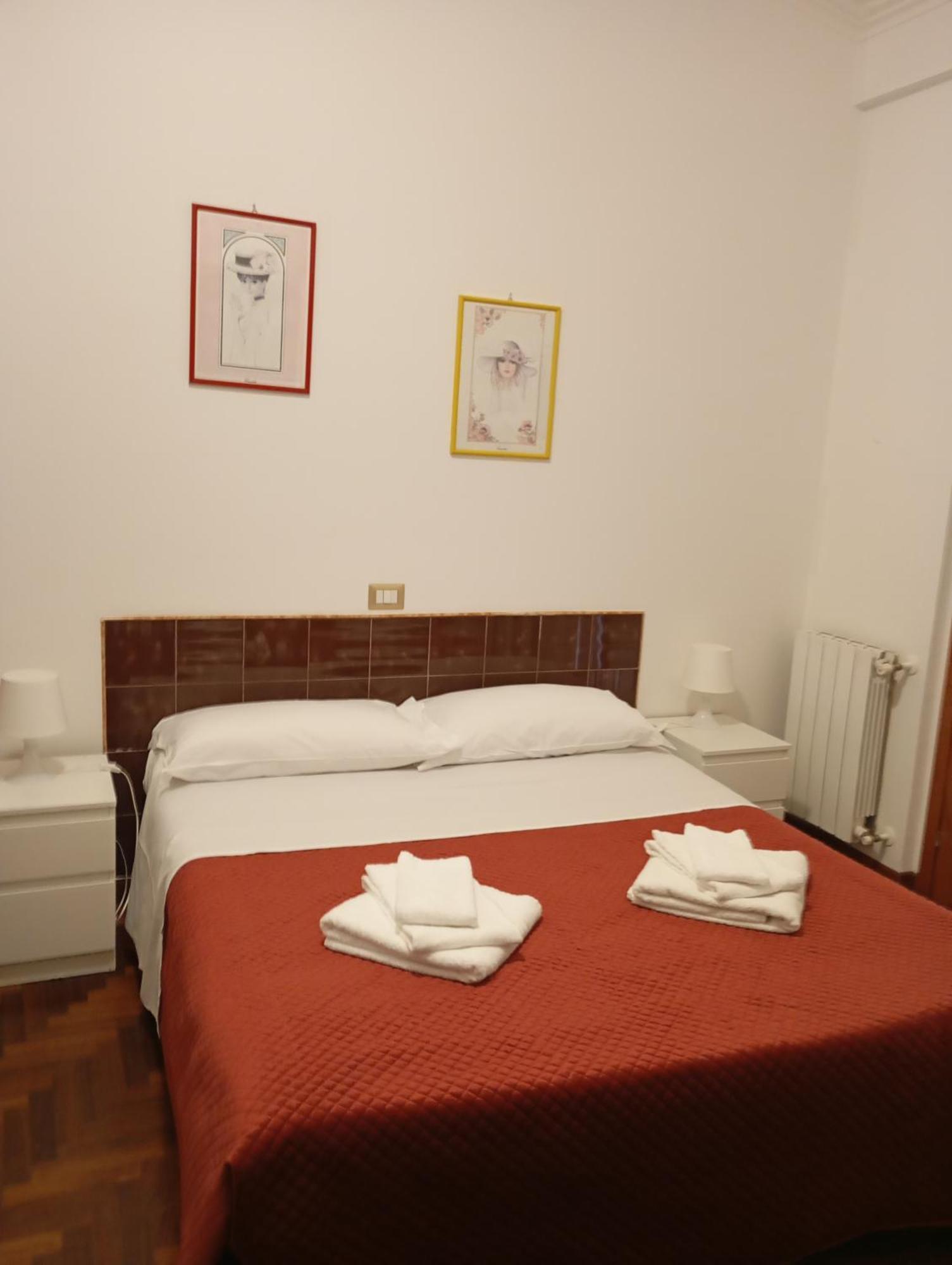 Bed & Breakfast Verdoni Di Gabriela Rom